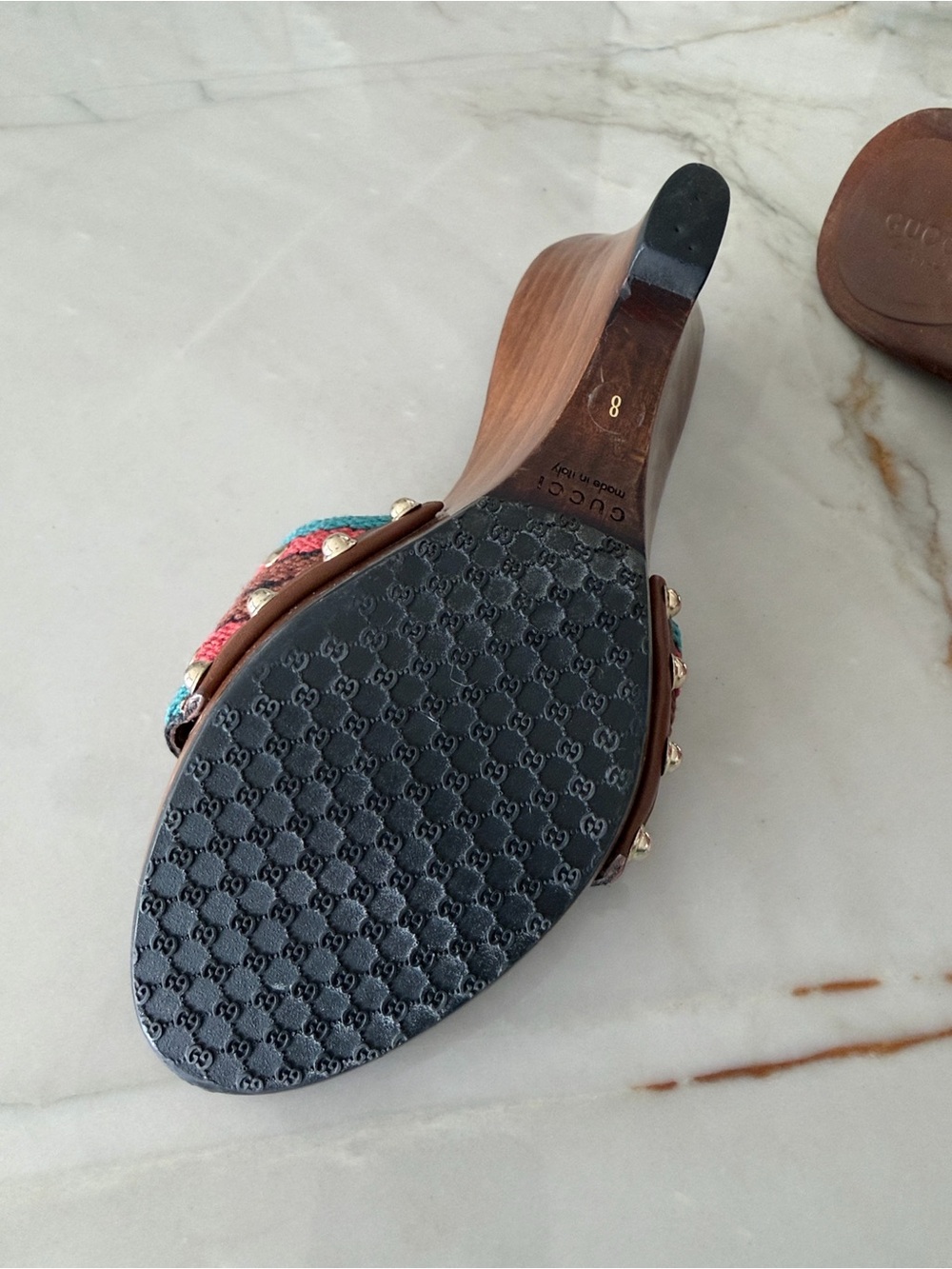 ✨Vintage Gucci Alert! Tom Ford Era Multicolor Studded Wooden Wedge Mules 🪵🎨 - Picture 6 of 8